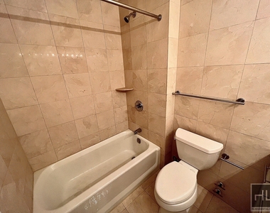 West 87th Street - Photo Thumbnail 6