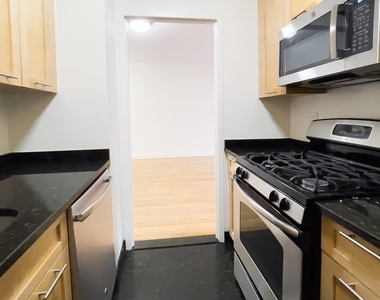 West 87th Street - Photo Thumbnail 2