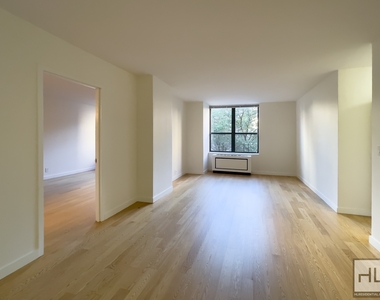 West 87th Street - Photo Thumbnail 0