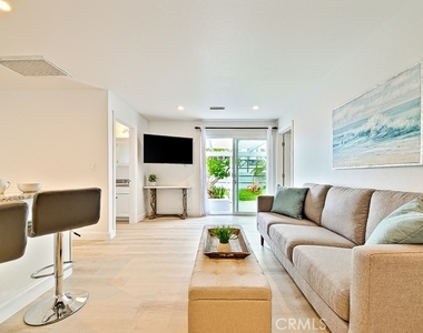 17016 7th Street - Photo Thumbnail 3