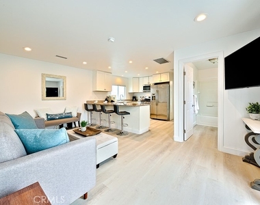 17016 7th Street - Photo Thumbnail 4