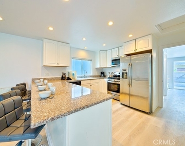 17016 7th Street - Photo Thumbnail 6