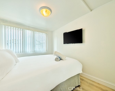 17016 7th Street - Photo Thumbnail 23