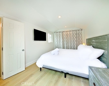 17016 7th Street - Photo Thumbnail 14