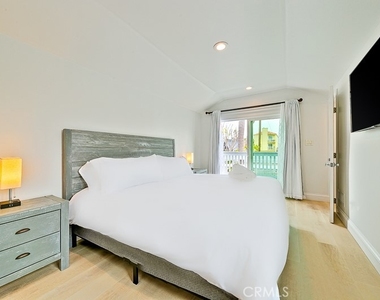 17016 7th Street - Photo Thumbnail 13