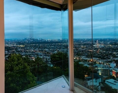 8690 Franklin Avenue - Photo Thumbnail 34