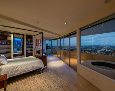 8690 Franklin Avenue - Photo Thumbnail 35