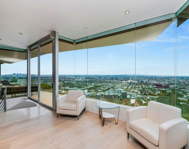 8690 Franklin Avenue - Photo Thumbnail 10