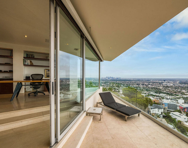 8690 Franklin Avenue - Photo Thumbnail 7