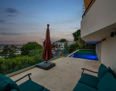 8690 Franklin Avenue - Photo Thumbnail 39