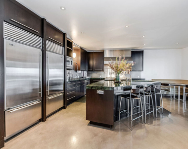 8690 Franklin Avenue - Photo Thumbnail 13