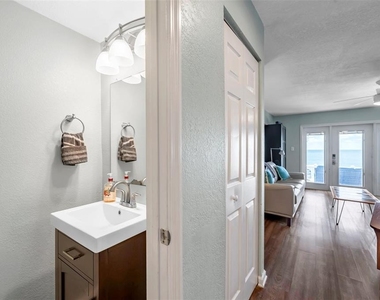 4768 Coquina Key Drive Se - Photo Thumbnail 13