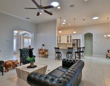 2904 Palma Lane - Photo Thumbnail 9