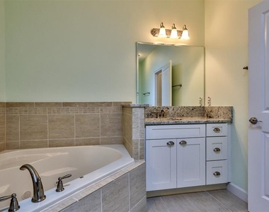 2904 Palma Lane - Photo Thumbnail 24