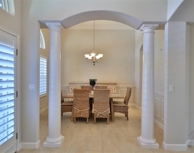 2904 Palma Lane - Photo Thumbnail 1