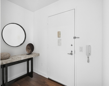 116 John St #2702 - Photo Thumbnail 3
