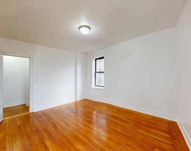 762 Riverside Drive - Photo Thumbnail 5