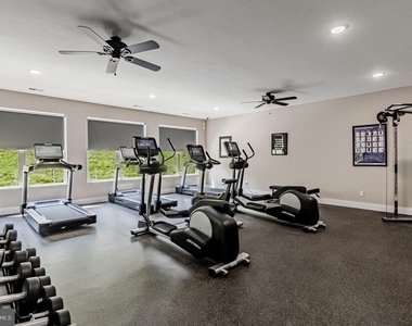 102 Bloomfield Lane - Photo Thumbnail 8