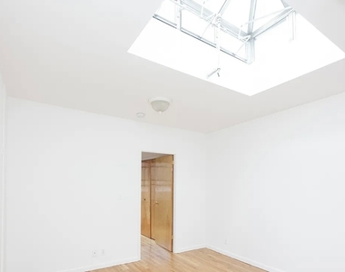 East 78th Street - Photo Thumbnail 2