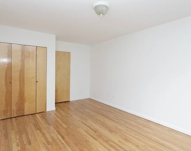East 78th Street - Photo Thumbnail 4