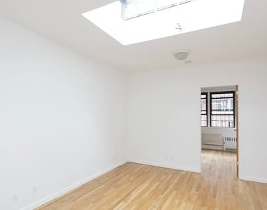 East 78th Street - Photo Thumbnail 1