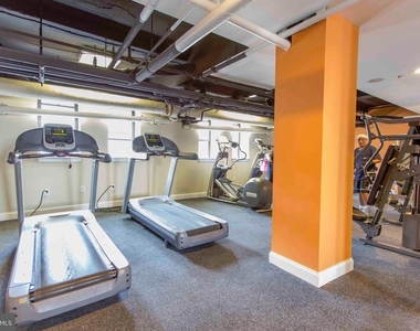1229 Chestnut Street - Photo Thumbnail 8