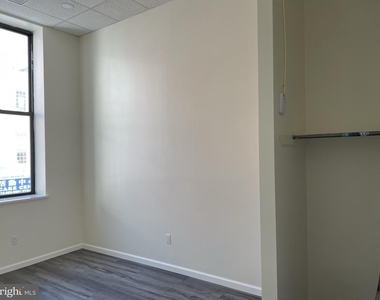 910 Arch Street - Photo Thumbnail 4