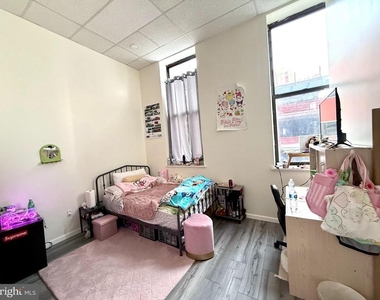 910 Arch Street - Photo Thumbnail 6