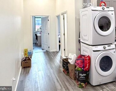 910 Arch Street - Photo Thumbnail 2