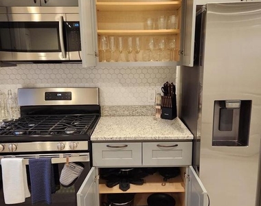 1247 S Newkirk Street S - Photo Thumbnail 5