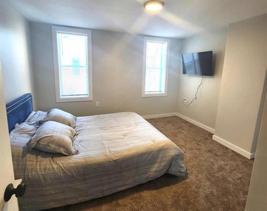 1247 S Newkirk Street S - Photo Thumbnail 12