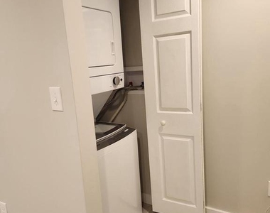 1247 S Newkirk Street S - Photo Thumbnail 8