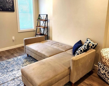 1247 S Newkirk Street S - Photo Thumbnail 3