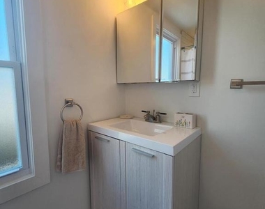 1247 S Newkirk Street S - Photo Thumbnail 17