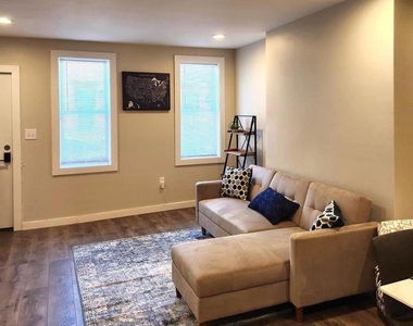 1247 S Newkirk Street S - Photo Thumbnail 2