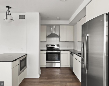 301 S 19th St - Photo Thumbnail 1