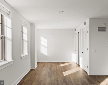 301 S 19th St - Photo Thumbnail 5