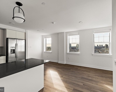 301 S 19th St - Photo Thumbnail 2
