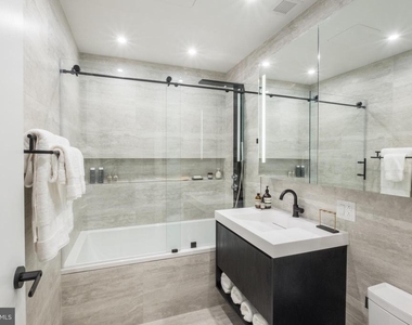 1401 Spruce Street - Photo Thumbnail 6