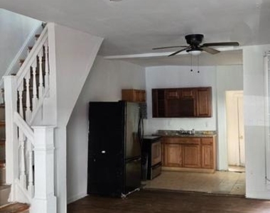 2714 W Albert Street - Photo Thumbnail 4