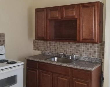 2714 W Albert Street - Photo Thumbnail 1