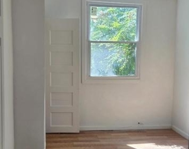 2714 W Albert Street - Photo Thumbnail 5