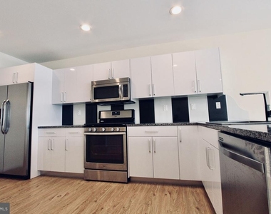 800 N 48th Street - Photo Thumbnail 1