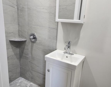 2025 N 16th Street - Photo Thumbnail 2