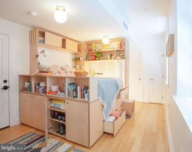 1516 Spruce Street - Photo Thumbnail 2