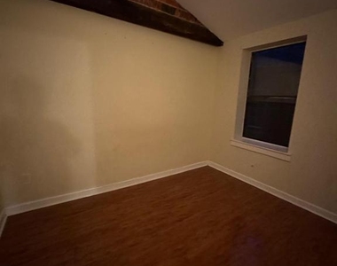 1415 Lombard Street - Photo Thumbnail 6