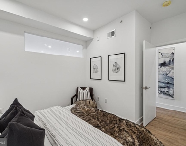 1201 W Girard Avenue - Photo Thumbnail 14