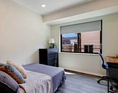 4419 Ludlow Street - Photo Thumbnail 7