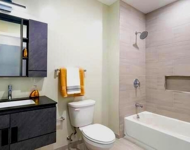4419 Ludlow Street - Photo Thumbnail 8
