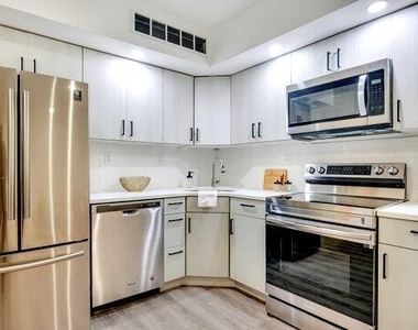 4419 Ludlow Street - Photo Thumbnail 4